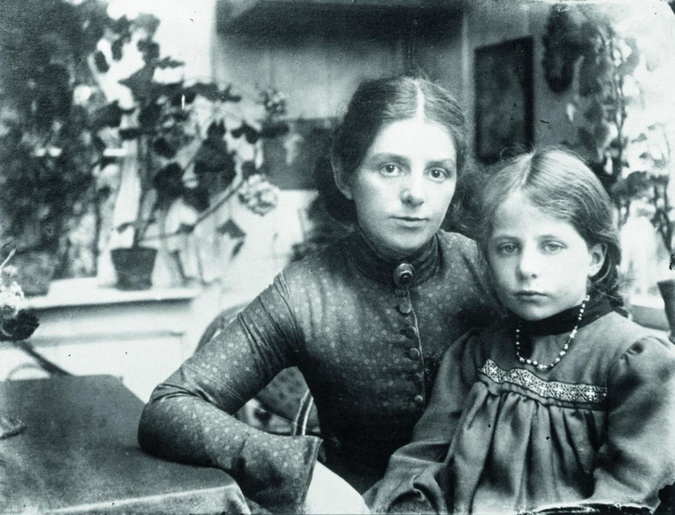 paula-modersohn-becker-mit-elsbeth-im-worpsweder-garten-um-1903